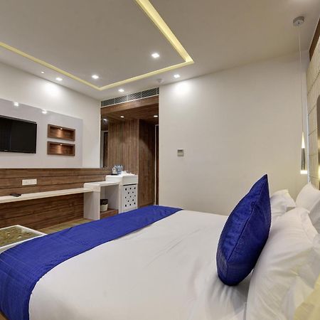 Hotel Golden Tree Noida Zewnętrze zdjęcie