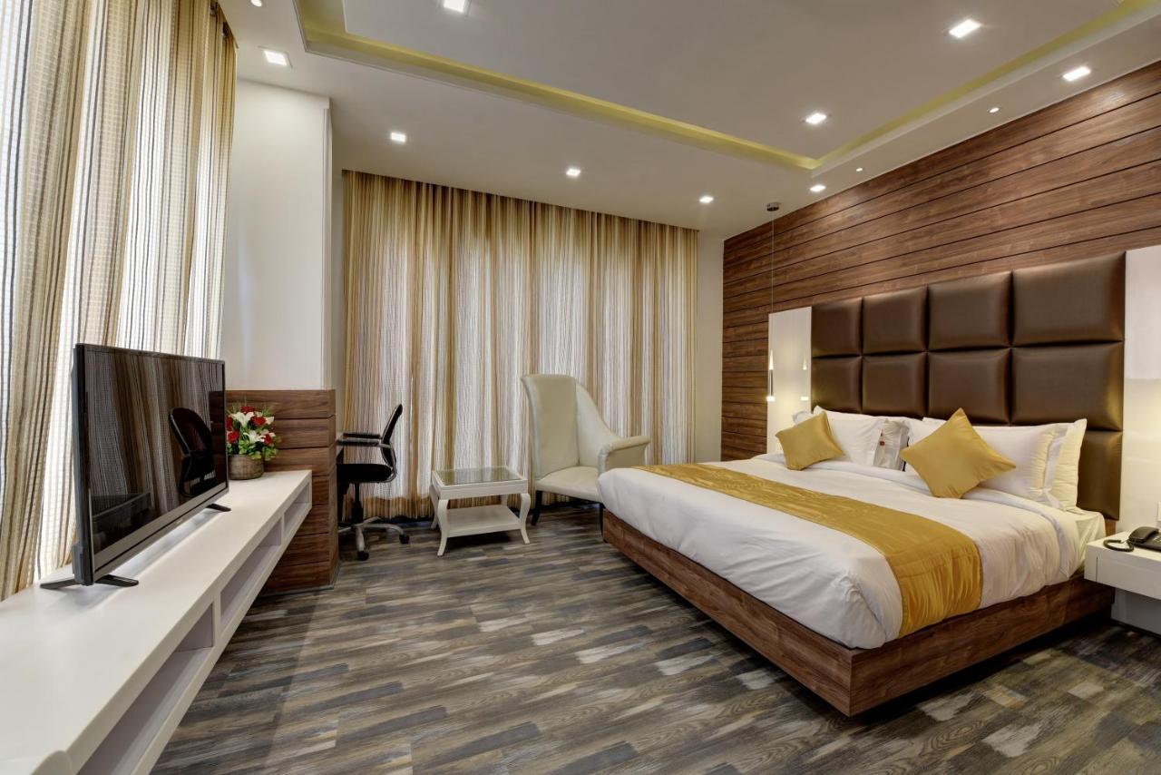 Hotel Golden Tree Noida Zewnętrze zdjęcie