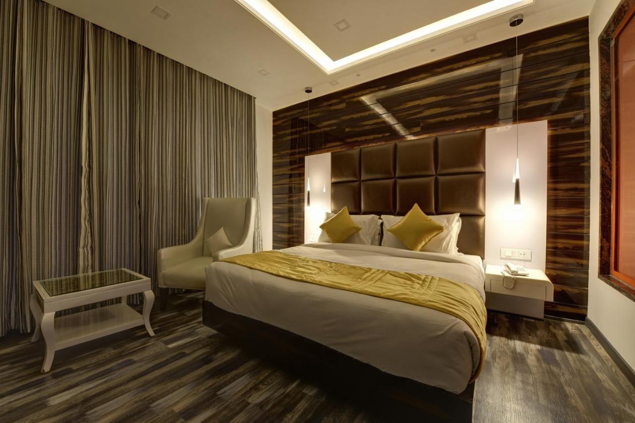 Hotel Golden Tree Noida Zewnętrze zdjęcie