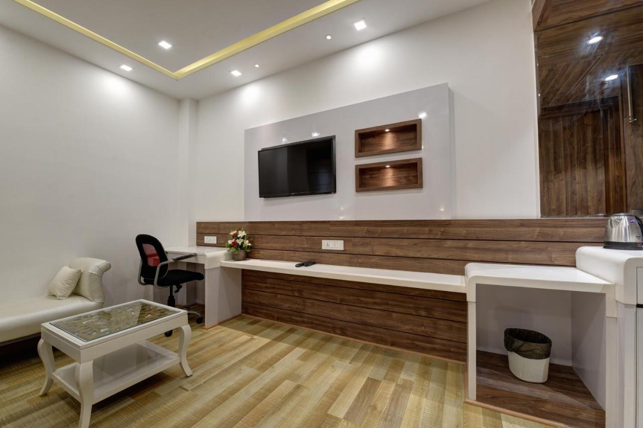 Hotel Golden Tree Noida Zewnętrze zdjęcie