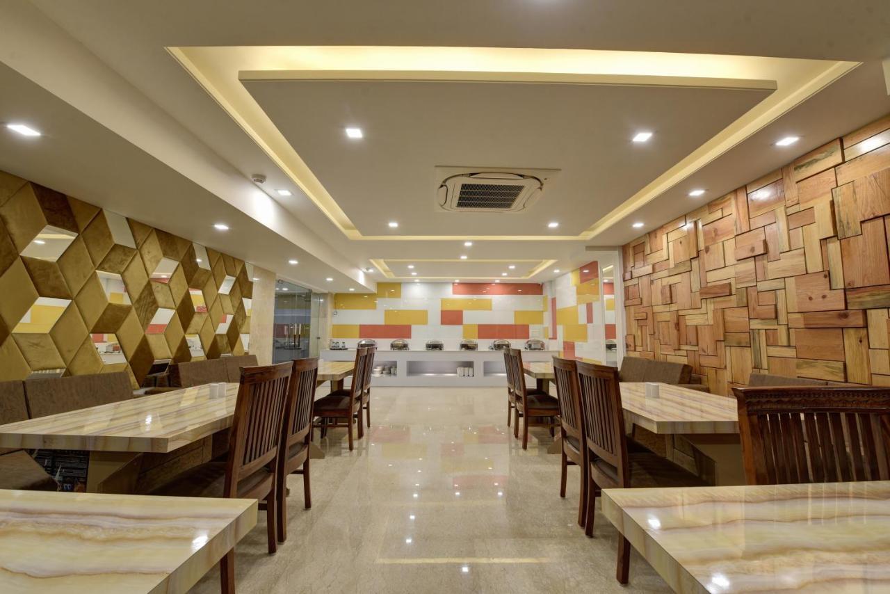 Hotel Golden Tree Noida Zewnętrze zdjęcie